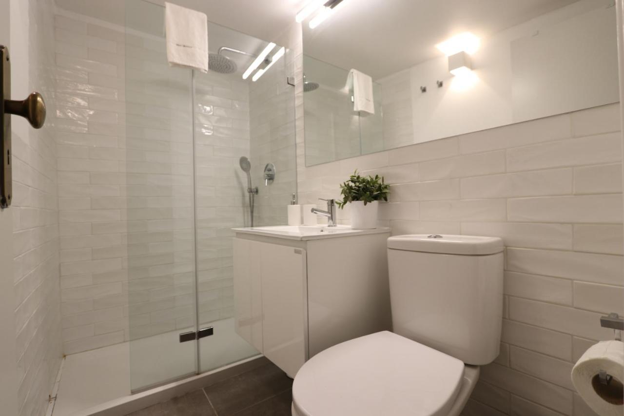 דירות ליסבון Chic Urban Retreat At Downtown With Balcony & Views מראה חיצוני תמונה